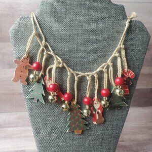 Vintage Christmas Wood Necklace